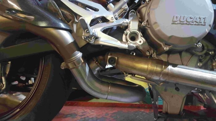 Ducati 959 Panigale de cat Carbon Can Co Motorbike Exhaust pipework Manchester